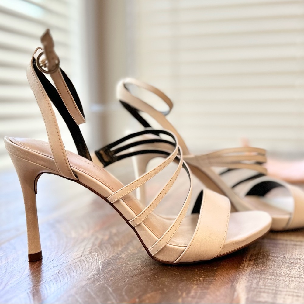 Essex Lane Nadie Sandal White